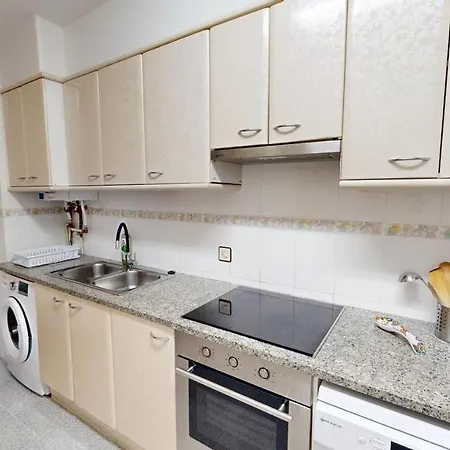 90m2 Centre Apartment *