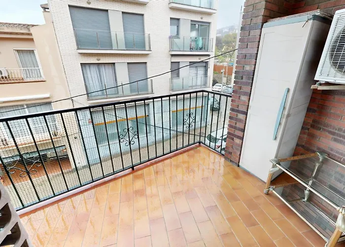 3 Ch Centre Plages A Pied Balcon 2 Sdb * Roses
