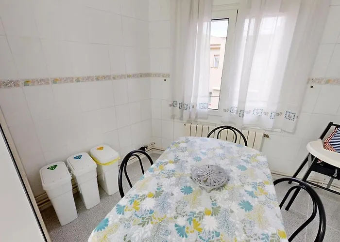 3 Ch Centre Plages A Pied Balcon 2 Sdb * Roses