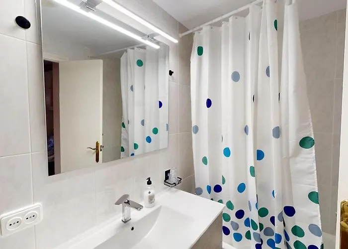 3 Ch Centre Plages A Pied Balcon 2 Sdb * Roses