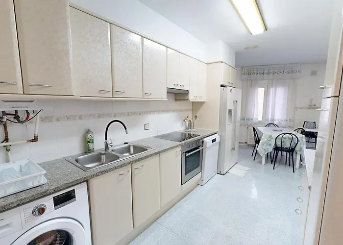 3 Ch Centre Plages A Pied Balcon 2 Sdb * Roses